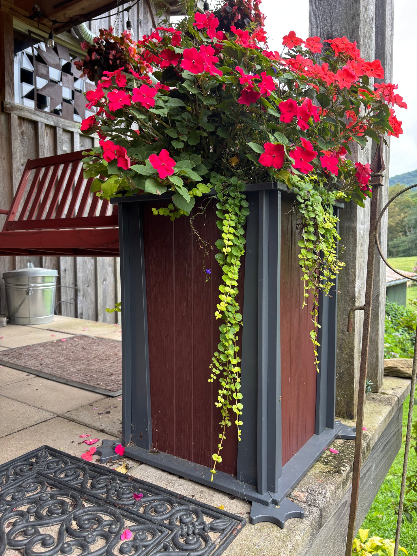 DUX Square Planter, 18"x 18"x24" high